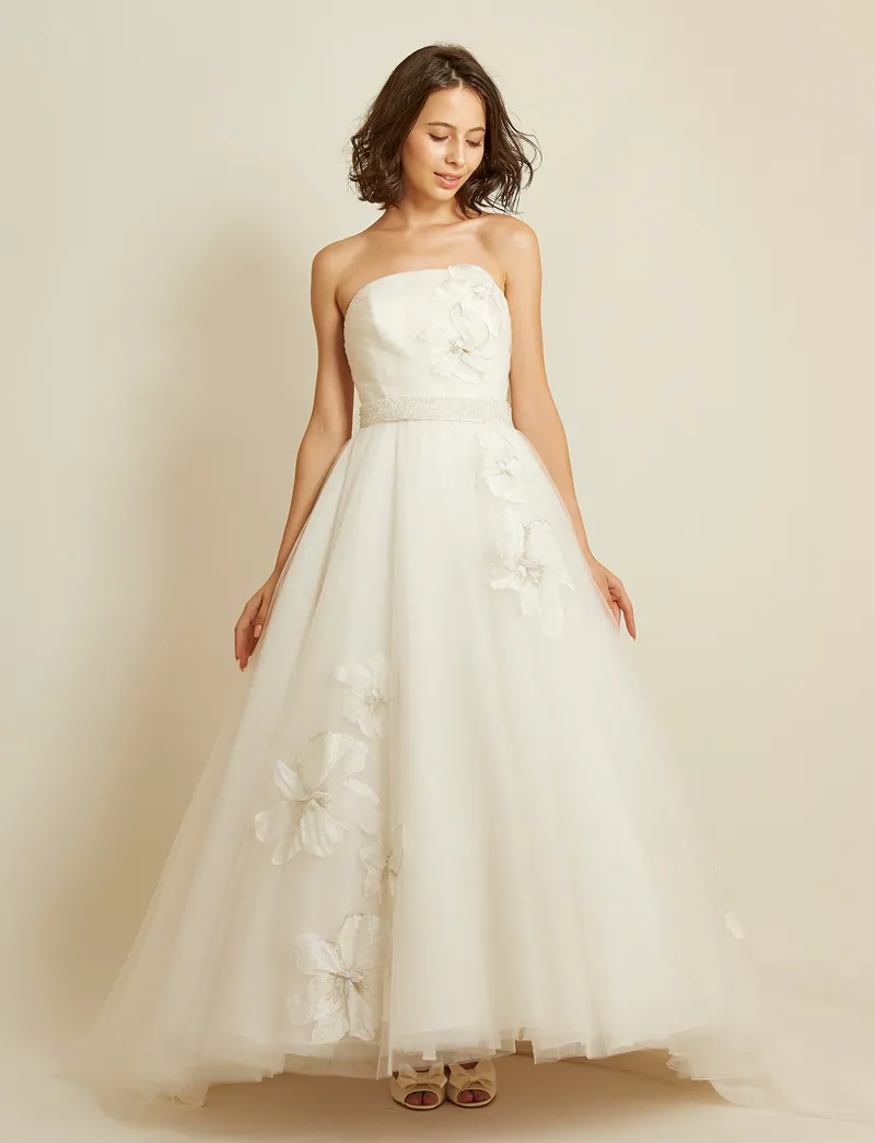 ---Vestido de novia principesco online en organza con escote recto--